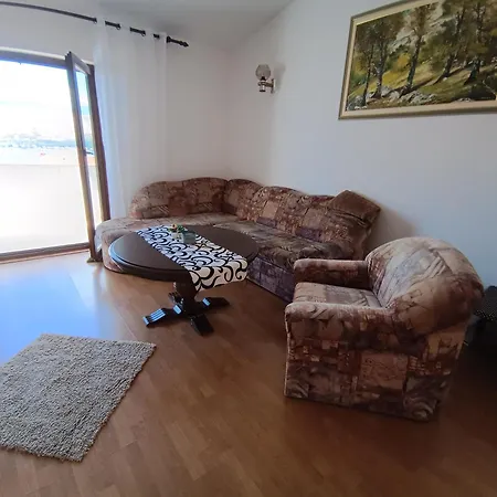 Apartment Vuleta Pag Town